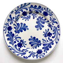 Load image into Gallery viewer, Fleuri Dinner Plate INDIGO
