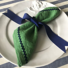 Load image into Gallery viewer, Green Ripple Napkin Set

